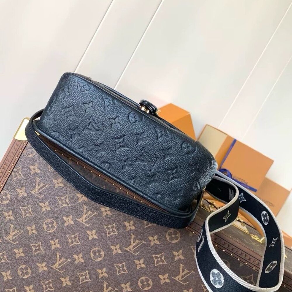 LOUIS VUITTON Diane Baguette Handle Shoulder Bag - Picture 4 of 6